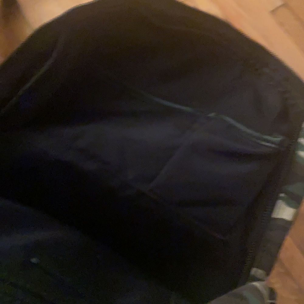 STEVE MADDEN CAMO BACKPACK - Picture 5 of 7